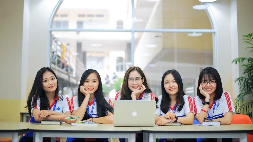  Cử nhân Kế toán doanh nghiệp