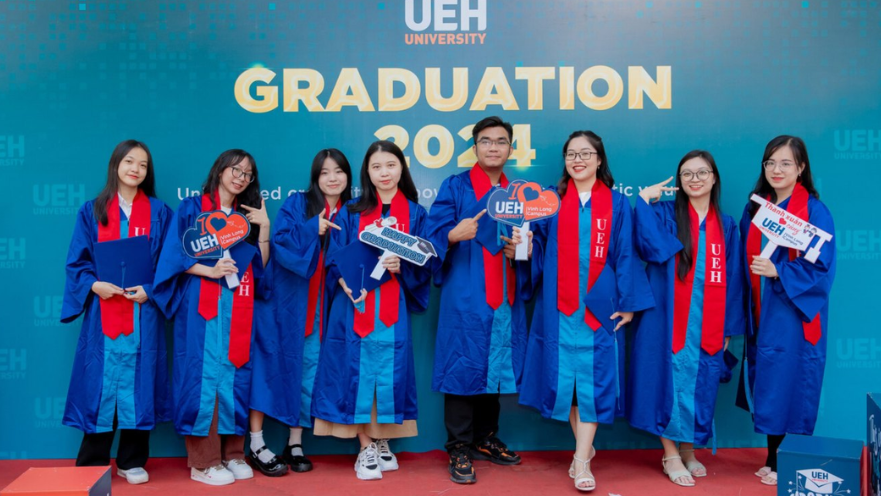  Cử nhân Kế toán doanh nghiệp