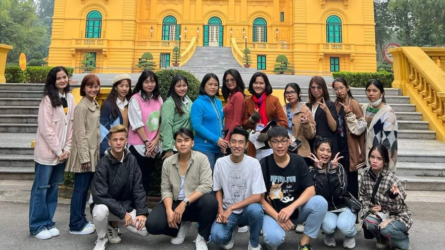  Cử nhân thực hành Quản trị nhà hàng và dịch vụ ăn uống