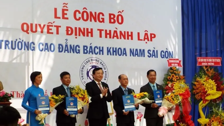  Cử nhân thực hành Quản trị nhà hàng và dịch vụ ăn uống