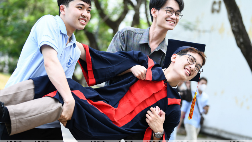 Cử nhân tài năng Công nghệ Nano và Quang điện tử