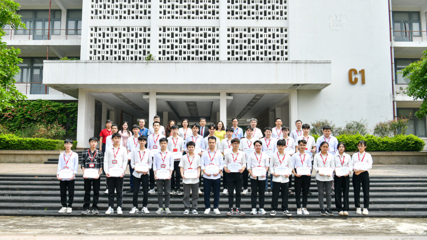 Cử nhân tài năng Công nghệ Nano và Quang điện tử