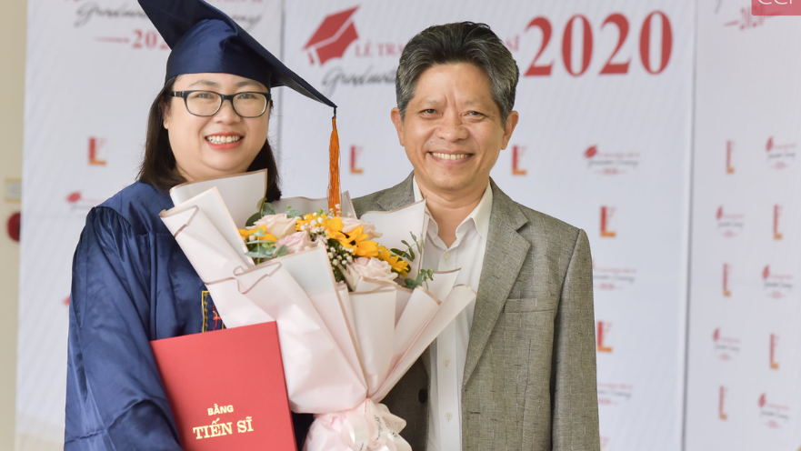 Tiến sĩ Kỹ thuật điện tử
