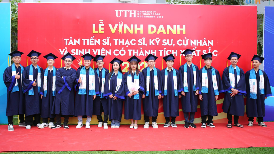 Cử nhân Quản lý hàng hải