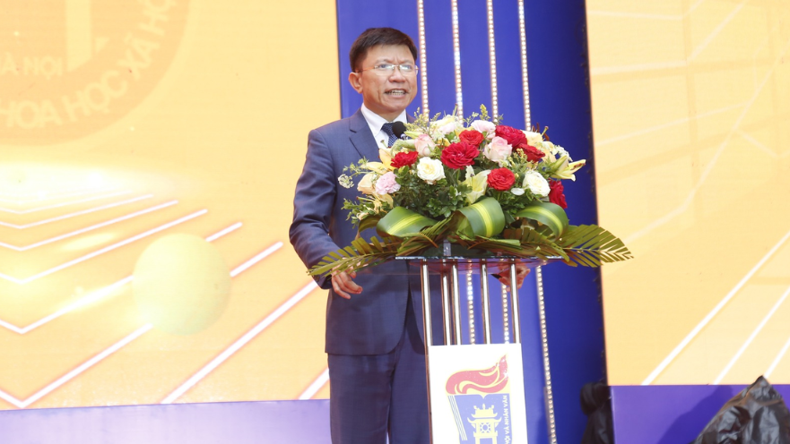 Tiến sĩ Báo chí học