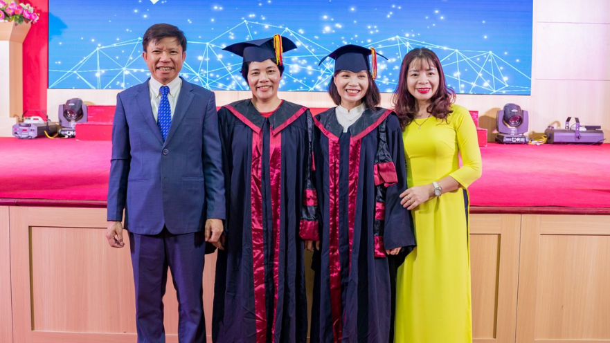 Tiến sĩ Báo chí học