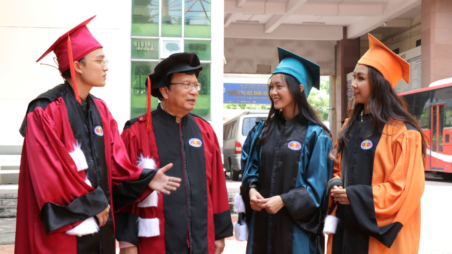 Cử nhân Quan hệ quốc tế