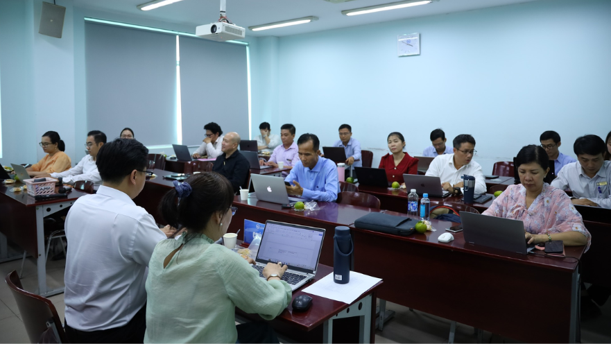 Thạc sĩ Kinh tế chính trị