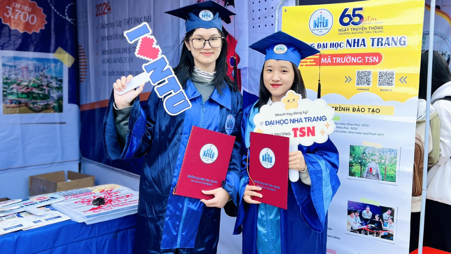 Cử nhân Ngôn ngữ Anh
