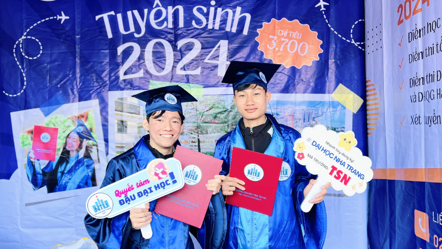 Cử nhân Ngôn ngữ Anh