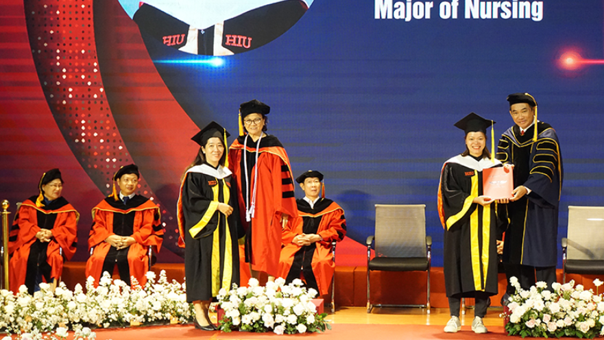 Cử nhân Công nghệ sinh học