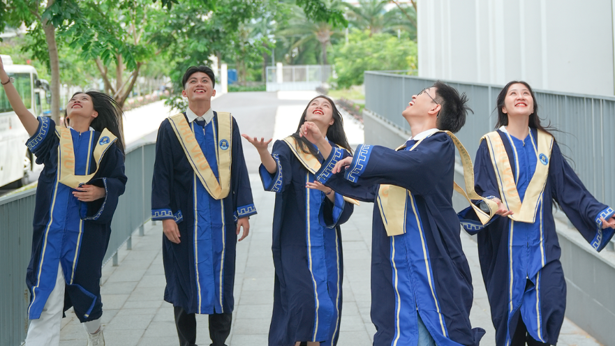 Cử nhân Quản trị khách sạn