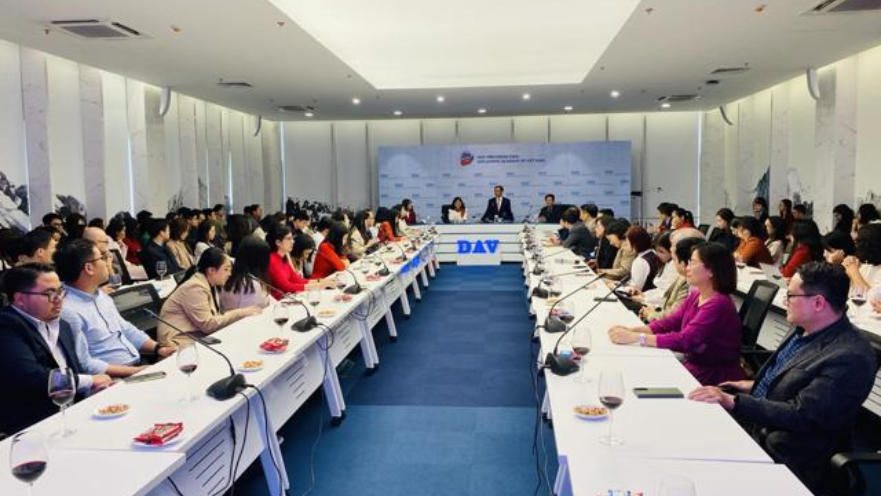 Cử nhân Quan hệ Quốc tế
