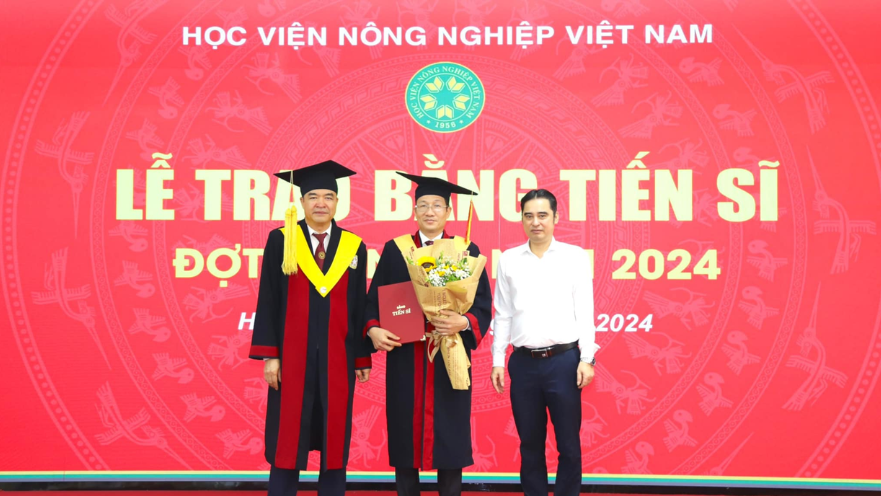 Tiến sĩ Quản trị kinh doanh