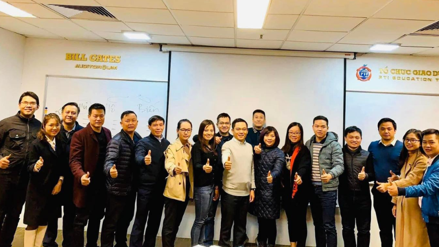 Truyền thông và giao tiếp trong kinh doanh 