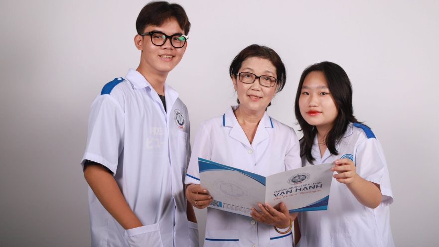 Trung cấp Y sĩ 