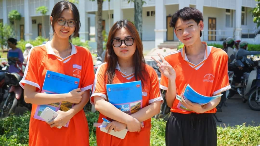 Cử nhân Triết học
