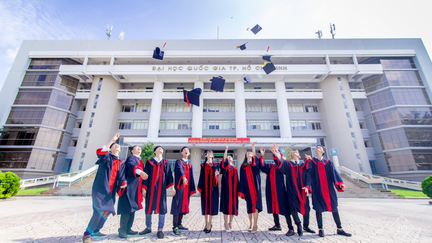 Cử nhân Triết học