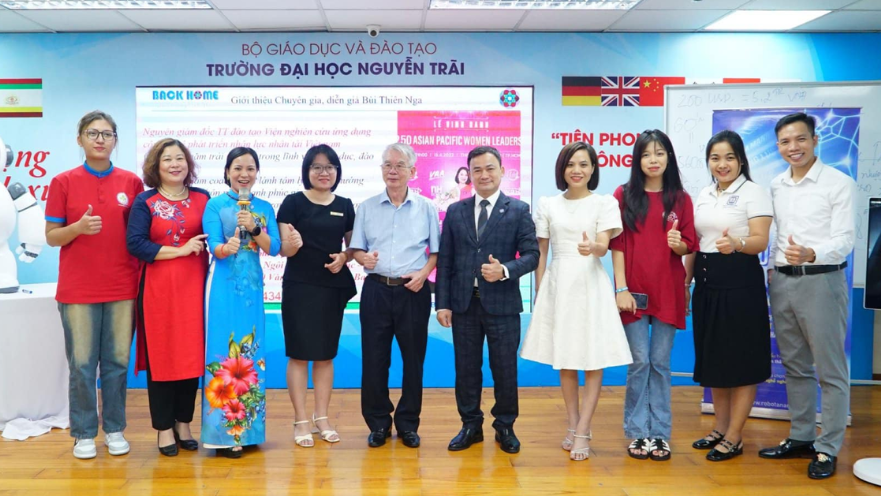 Cử nhân Ngôn ngữ Anh