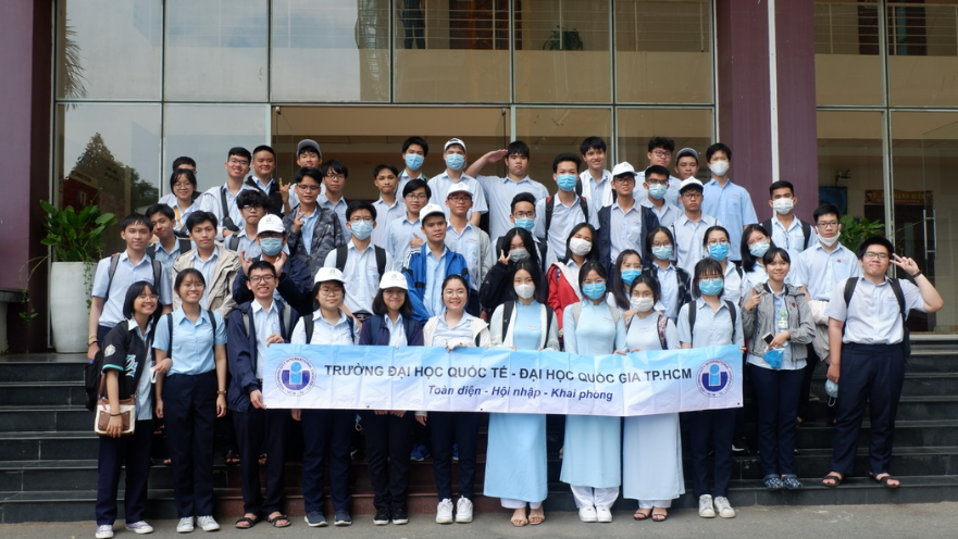 Cử nhân Khoa học máy tính