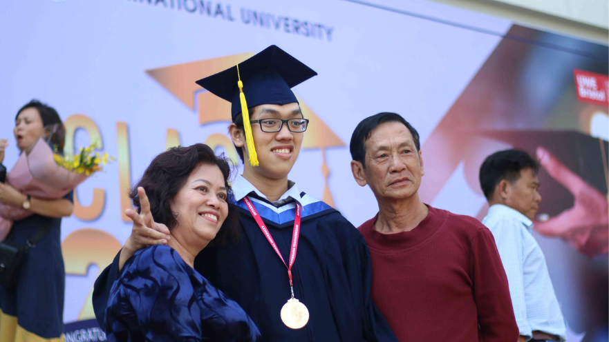 Cử nhân Hóa sinh