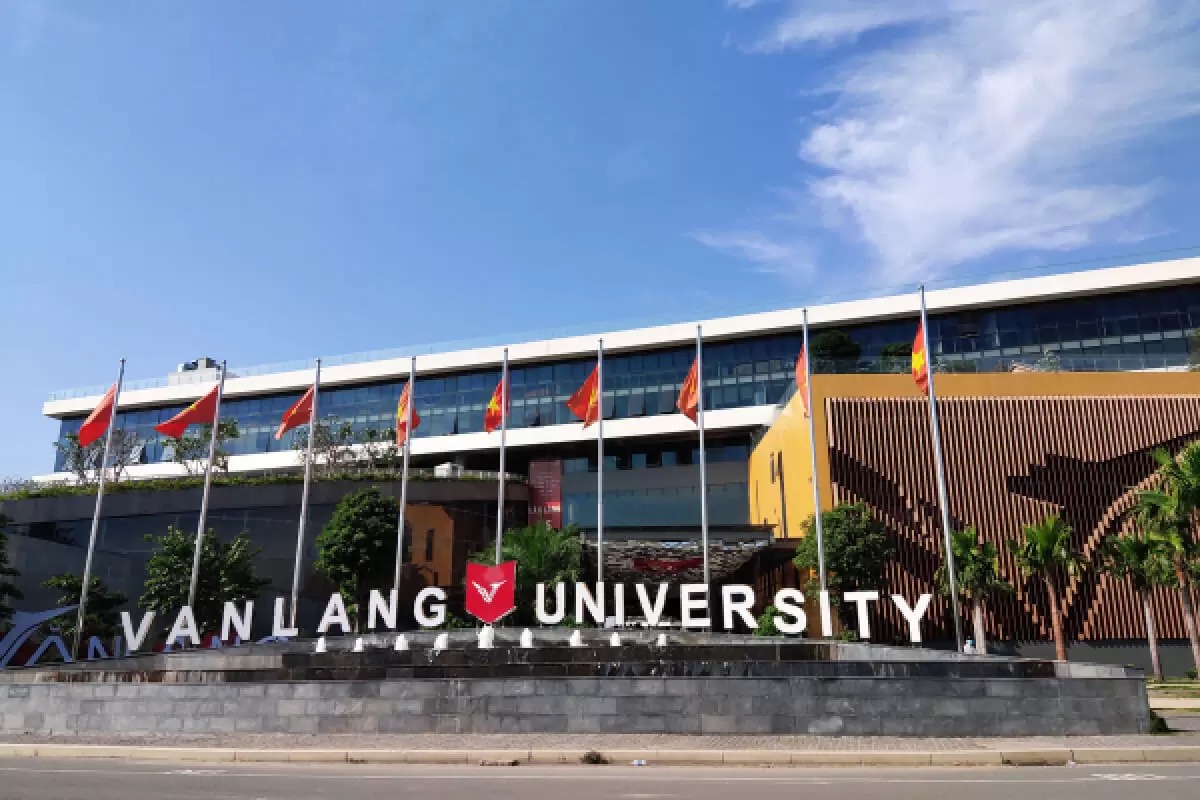 nganh-quan-he-cong-chung-dai-hoc-van-lang