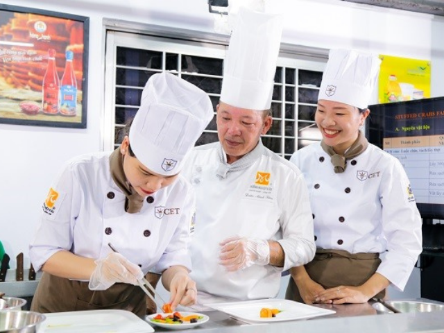 Cử nhân thực hành Kỹ thuật chế biến món ăn