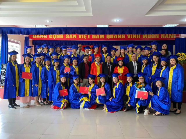 Cử nhân thực hành Dược