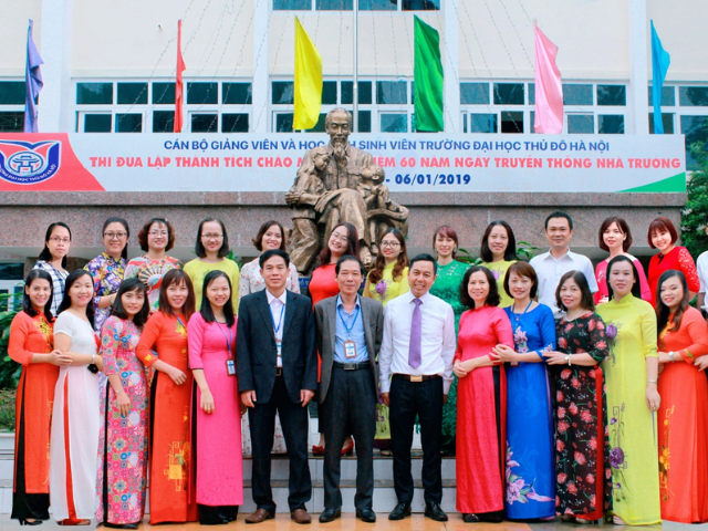 Cử nhân Chính trị học