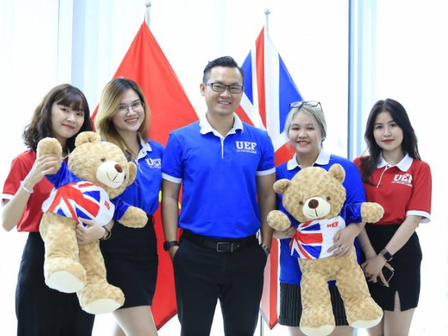 Cử nhân Tiếng Anh và ngôn ngữ